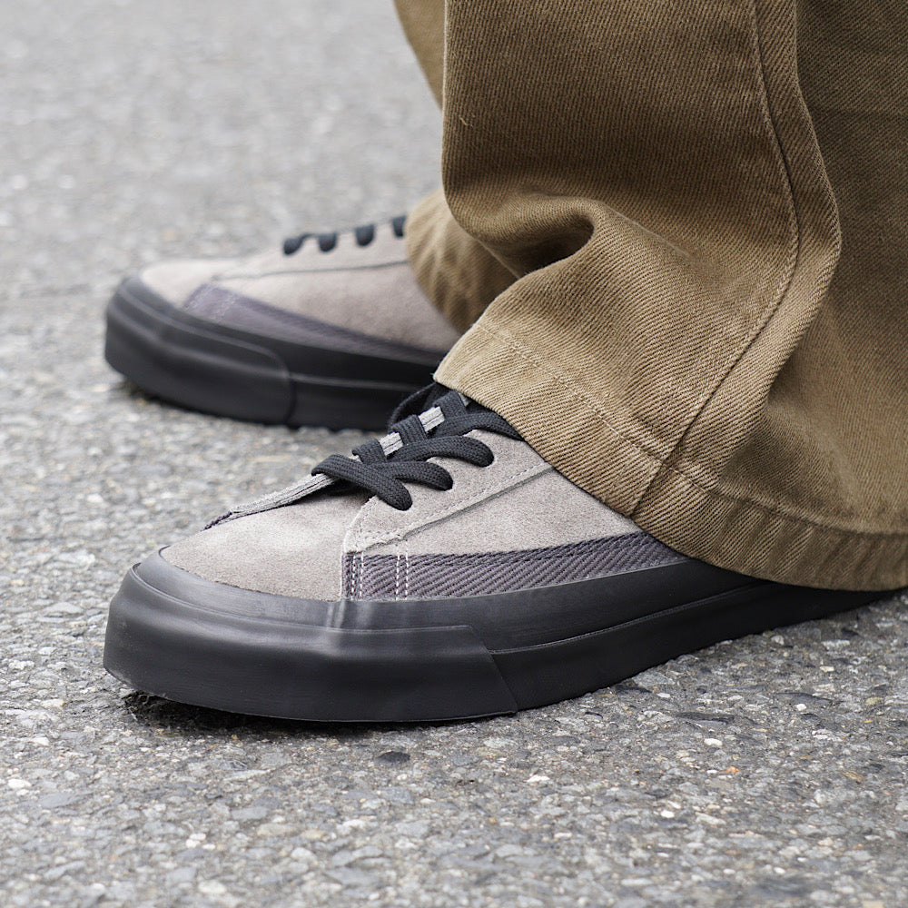 ASAHI - BELTED LOW SUEDE - Charcoal/Black - KF20664-1