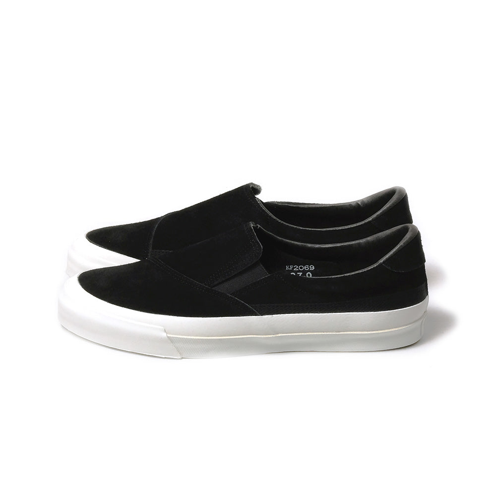 ASAHI - BELTED SLIP-ON SUEDE - Black - KF20692-1