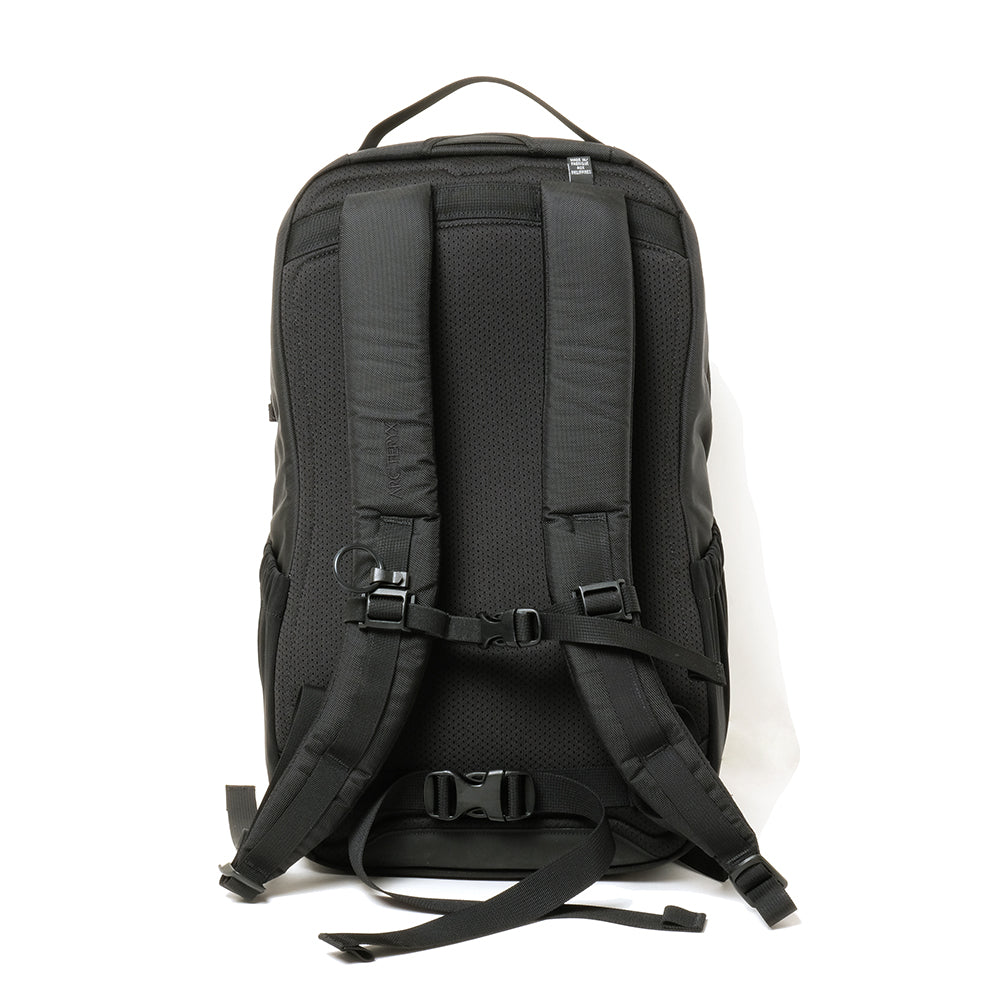 ARC'TERYX - Mantis 26 Backpack – Sun House Online Store 〜 サン