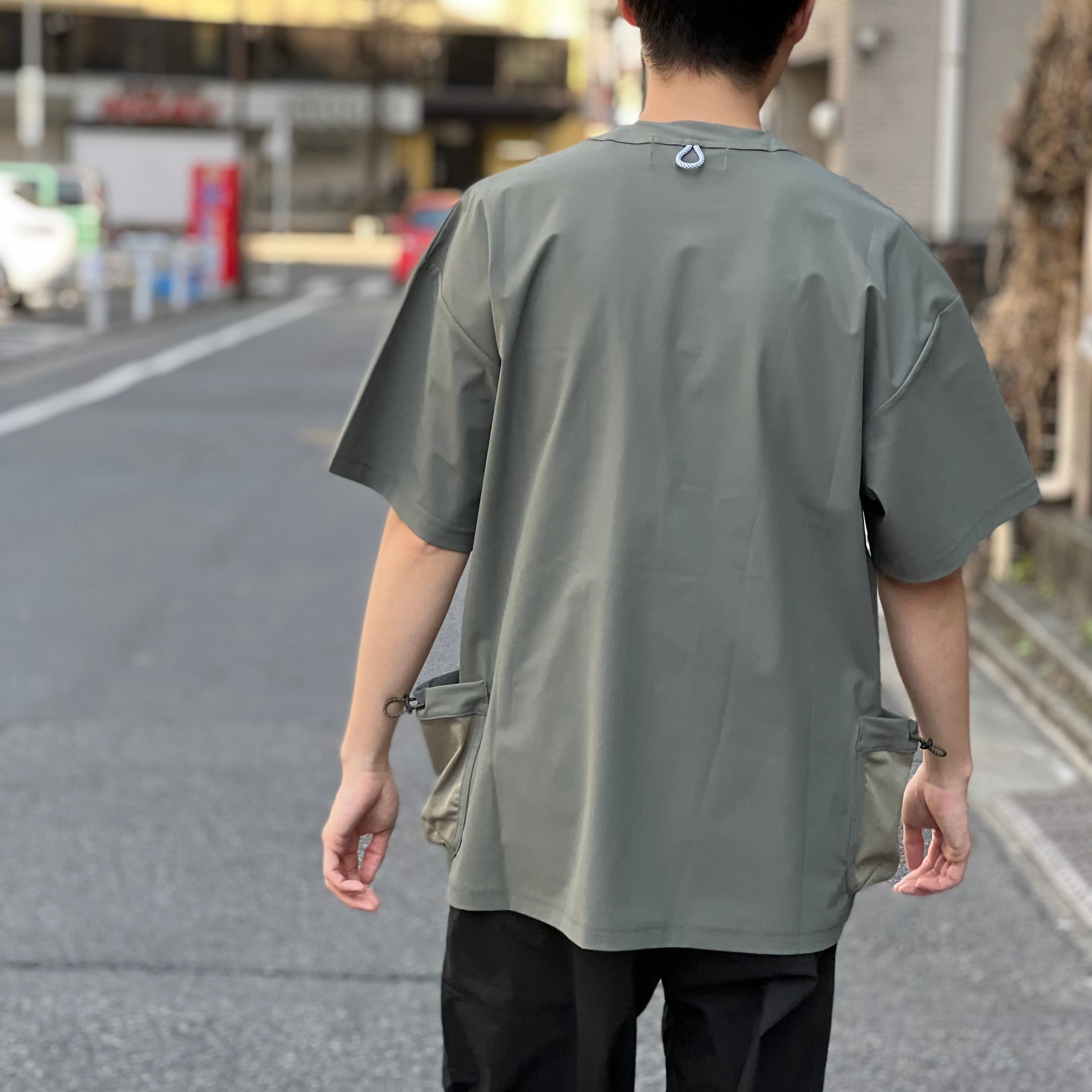 F/CE. - SIDE POCKET COOL TOUCH TEE